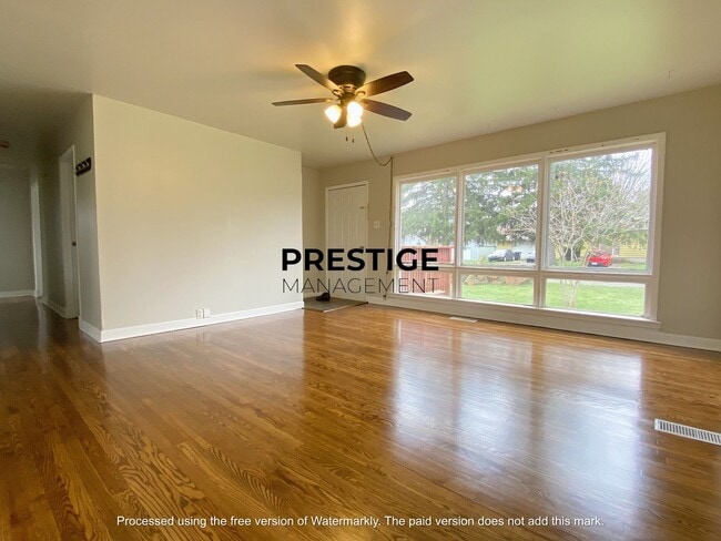 Building Photo - 3 Bedroom Home In Portage