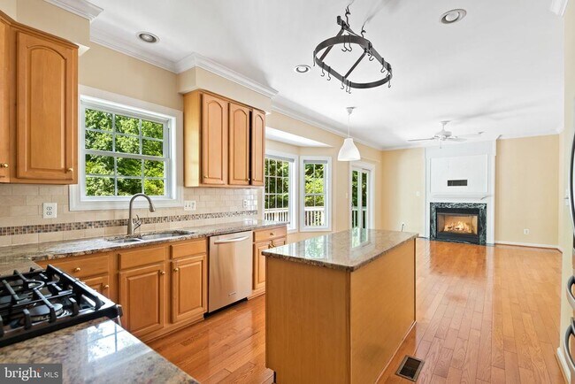 Building Photo - 2202 Sarah Woods Ct
