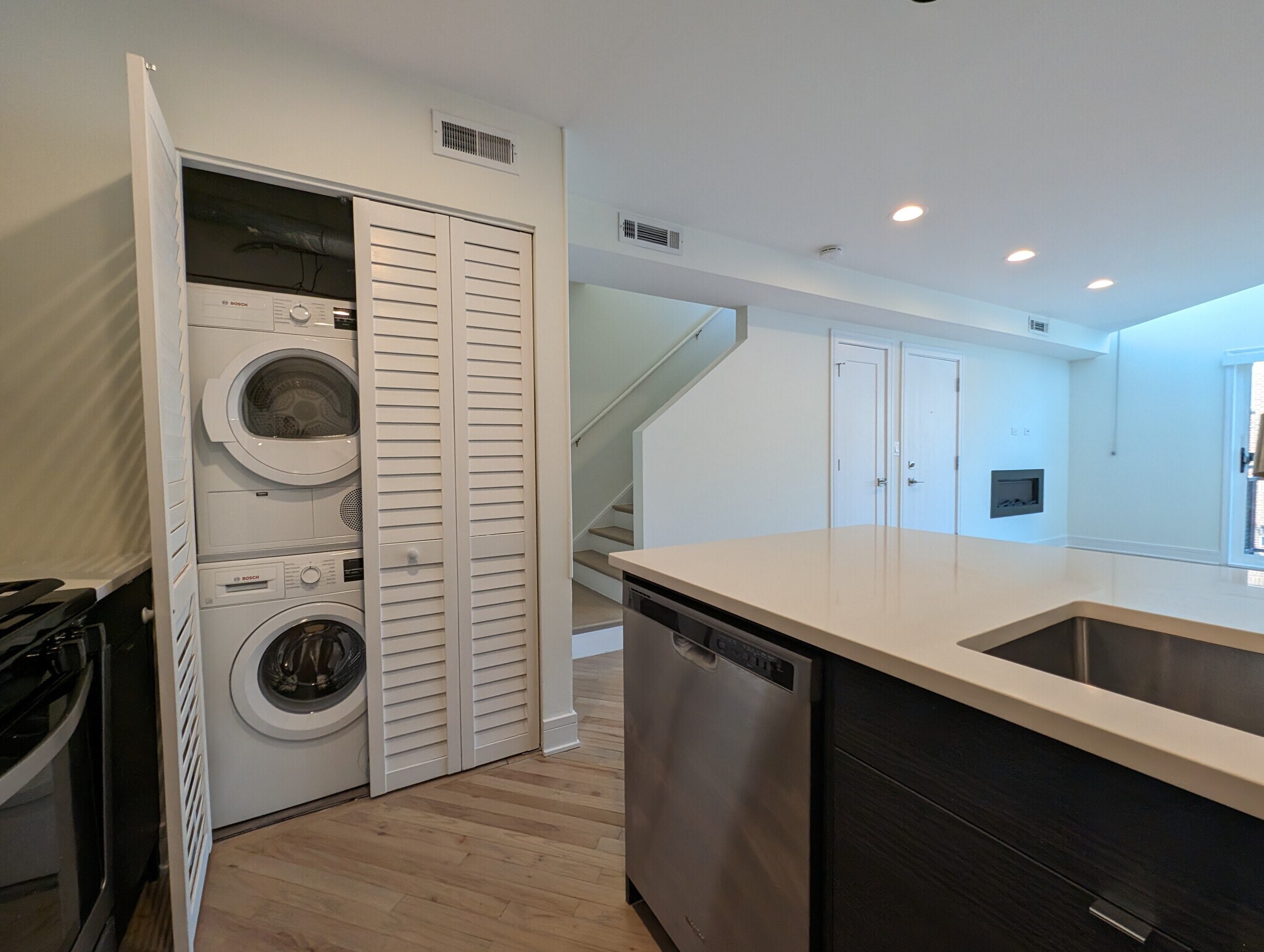 Building Photo - 1014 W Grace St