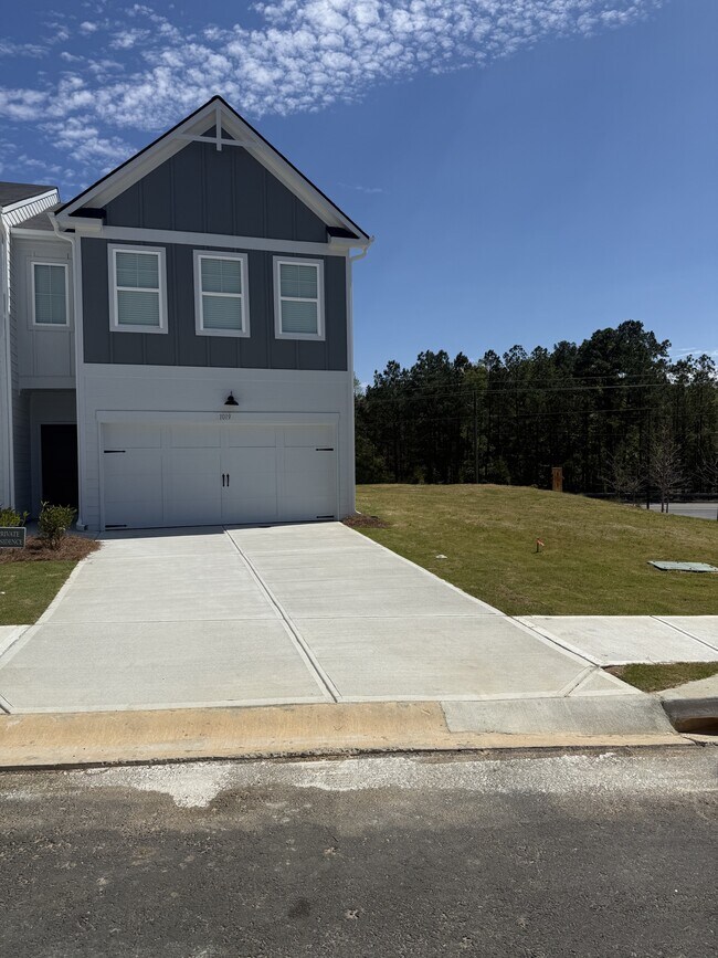 Building Photo - 1019 Homestead Dr