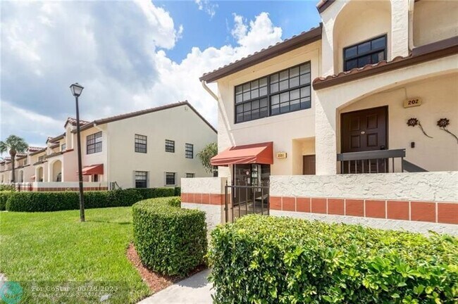 Building Photo - 201 Freedom Ct