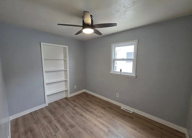 Building Photo - 2124 Cincinnati Ave