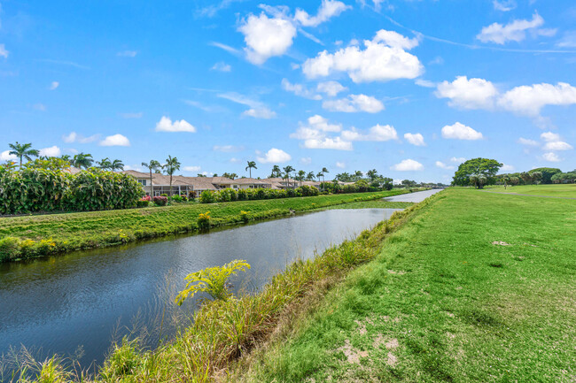 Building Photo - 5054 Golfview Ct