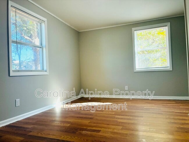 Building Photo - 110 N Webb St