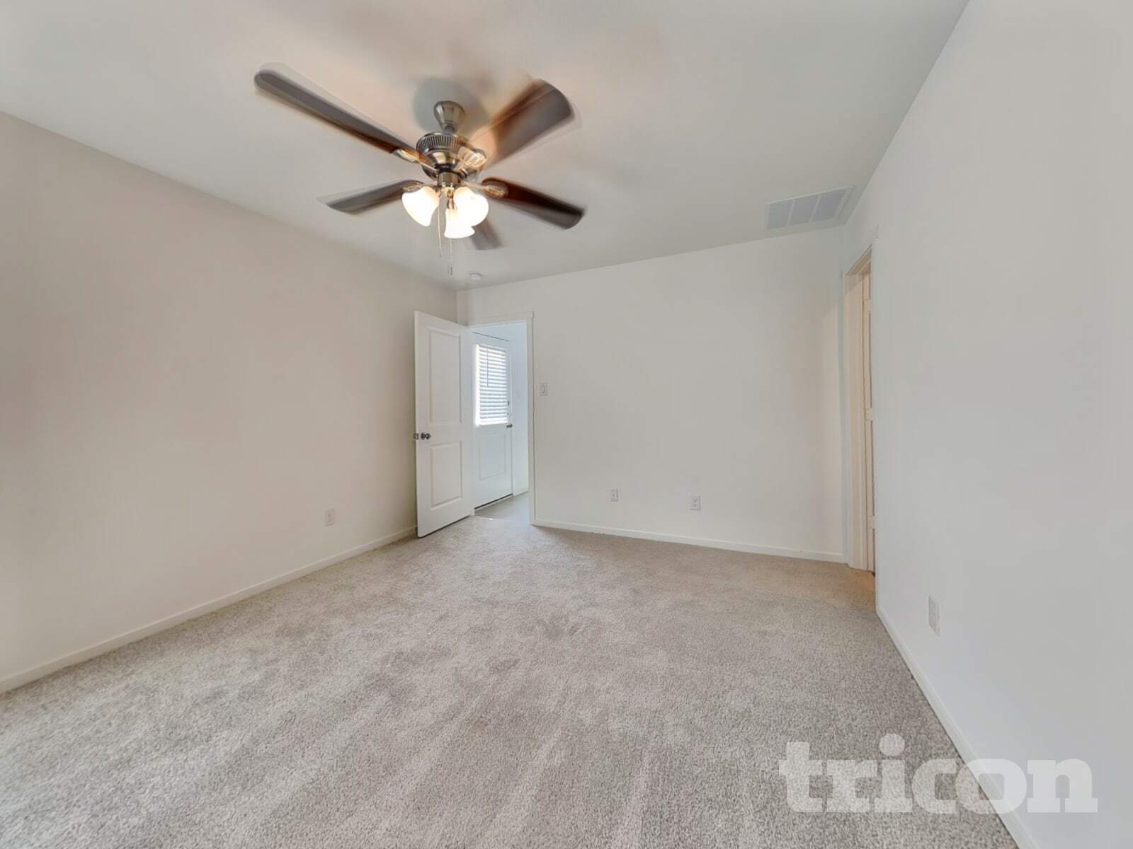 Building Photo - 827 Ponderosa Ln