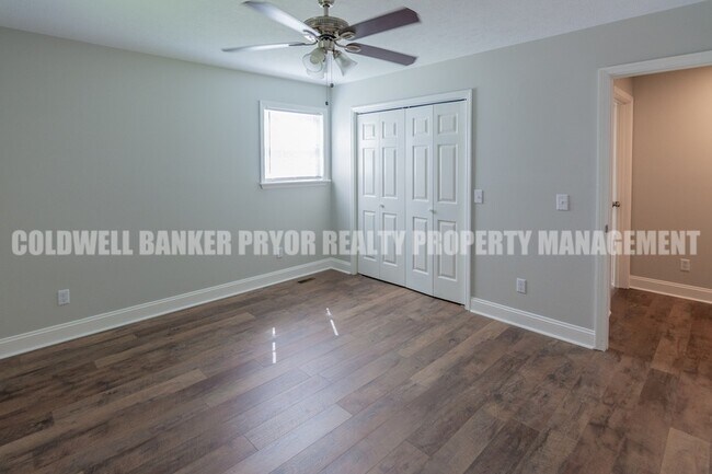 Building Photo - 150 Scenic Dr