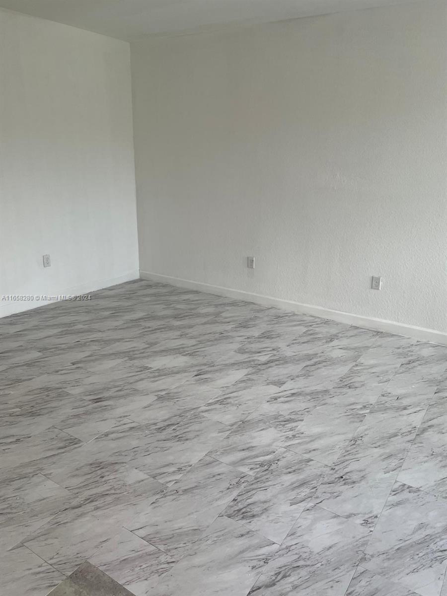 Building Photo - 382 NE 208th Ter