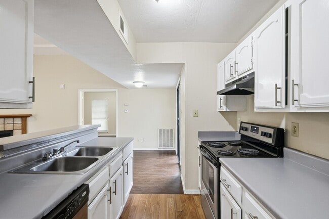 Building Photo - 2BR/2.0BA Single Family - Grand Prairie