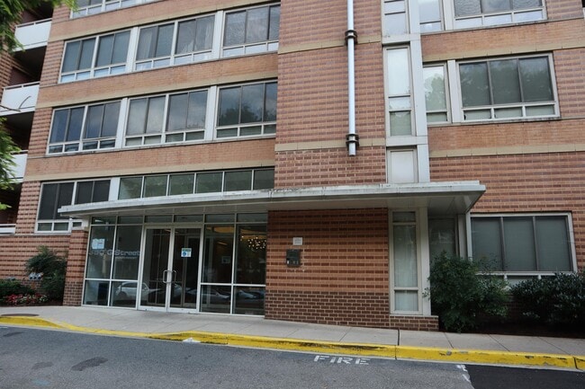 Building Photo - 350 G St SW