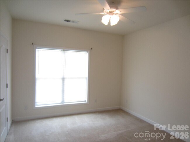 Building Photo - 216 Welton Way