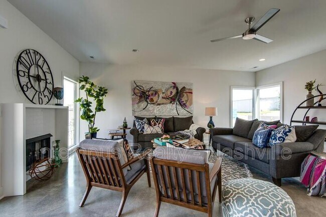 Building Photo - 958 9th Ave S