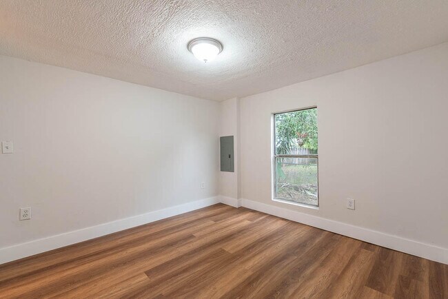 Building Photo - 23023 Watergate Cir