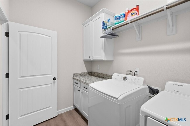 Building Photo - 7822 Kendall Hill Dr