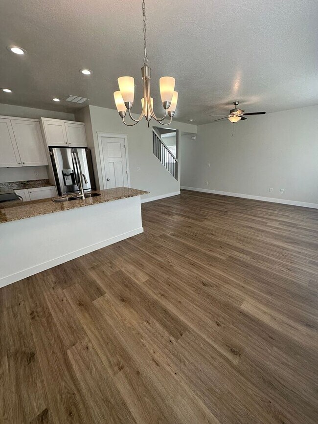 Building Photo - 3 Weeks Rent FREE! 3 Bed 2.5 Bath House for Rent in Morgan!