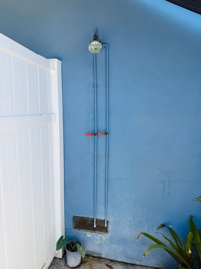 Building Photo - Amazing Cottage Style Home with Ocean Views Only Steps to the Beach in South Redondo!