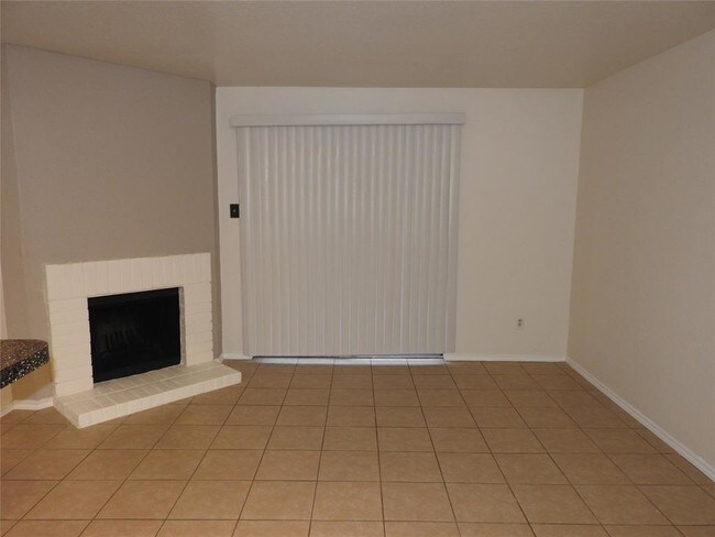 Building Photo - 12905 Woodforest Blvd