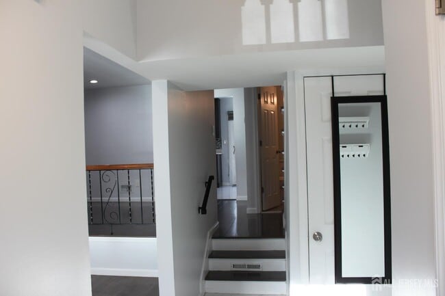 Building Photo - 83 Pheasant Run