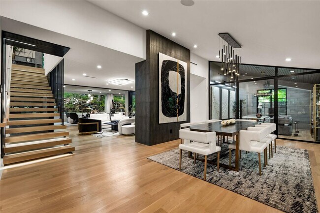 Building Photo - 4280 Shorecrest Dr
