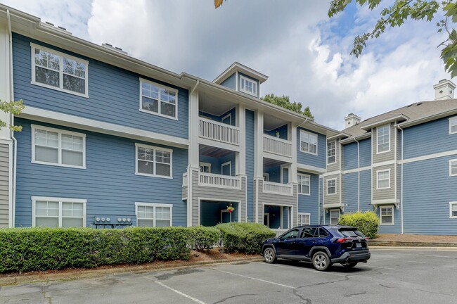 Building Photo - 501 Olmsted Park Pl