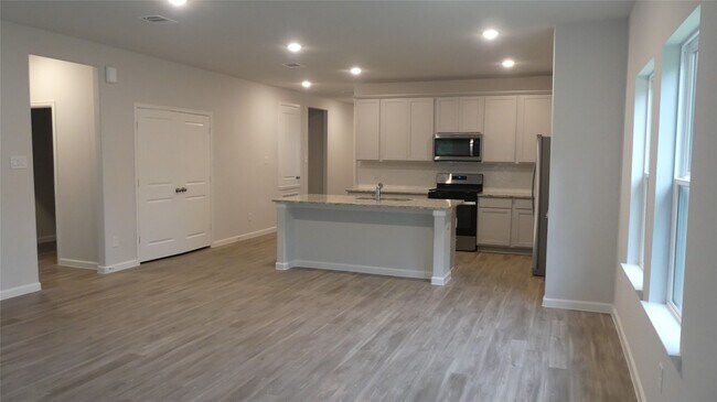 Building Photo - 9547 Caney Trails Rd