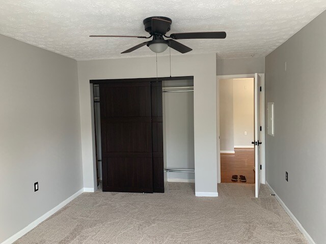 Building Photo - 8941 Town Center Cir