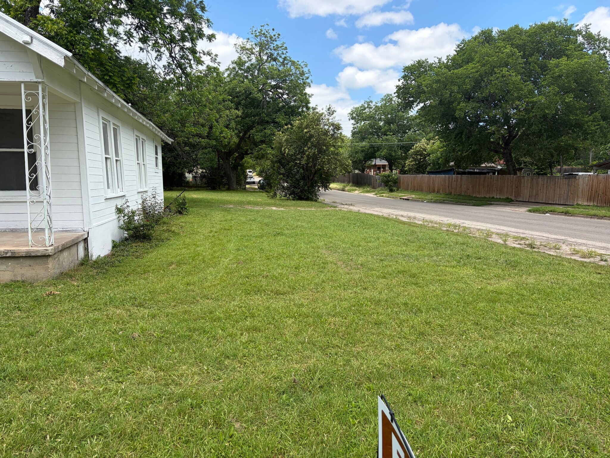 Corner lot - 2101 Sanger Ave