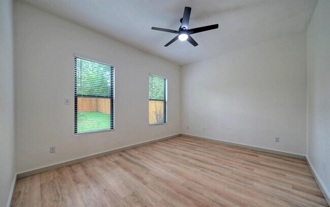 Building Photo - 2214 Big Hollow Dr