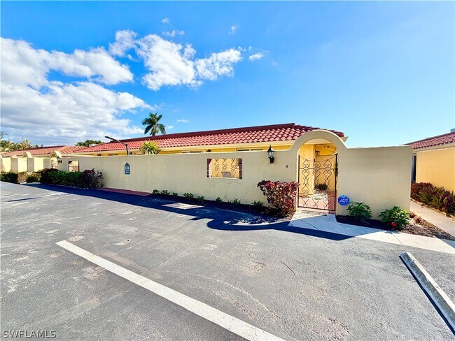 Building Photo - 136 Harrison Rd