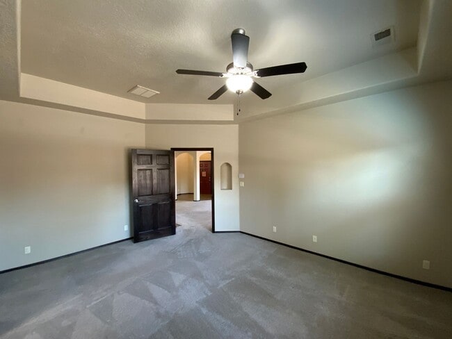 Building Photo - 3 Bedroom Custom Single Story Home Availab...