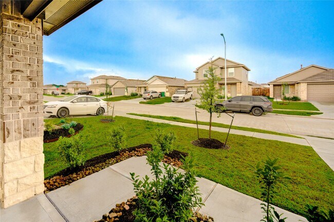 Building Photo - 5618 Redstone Gardens Dr