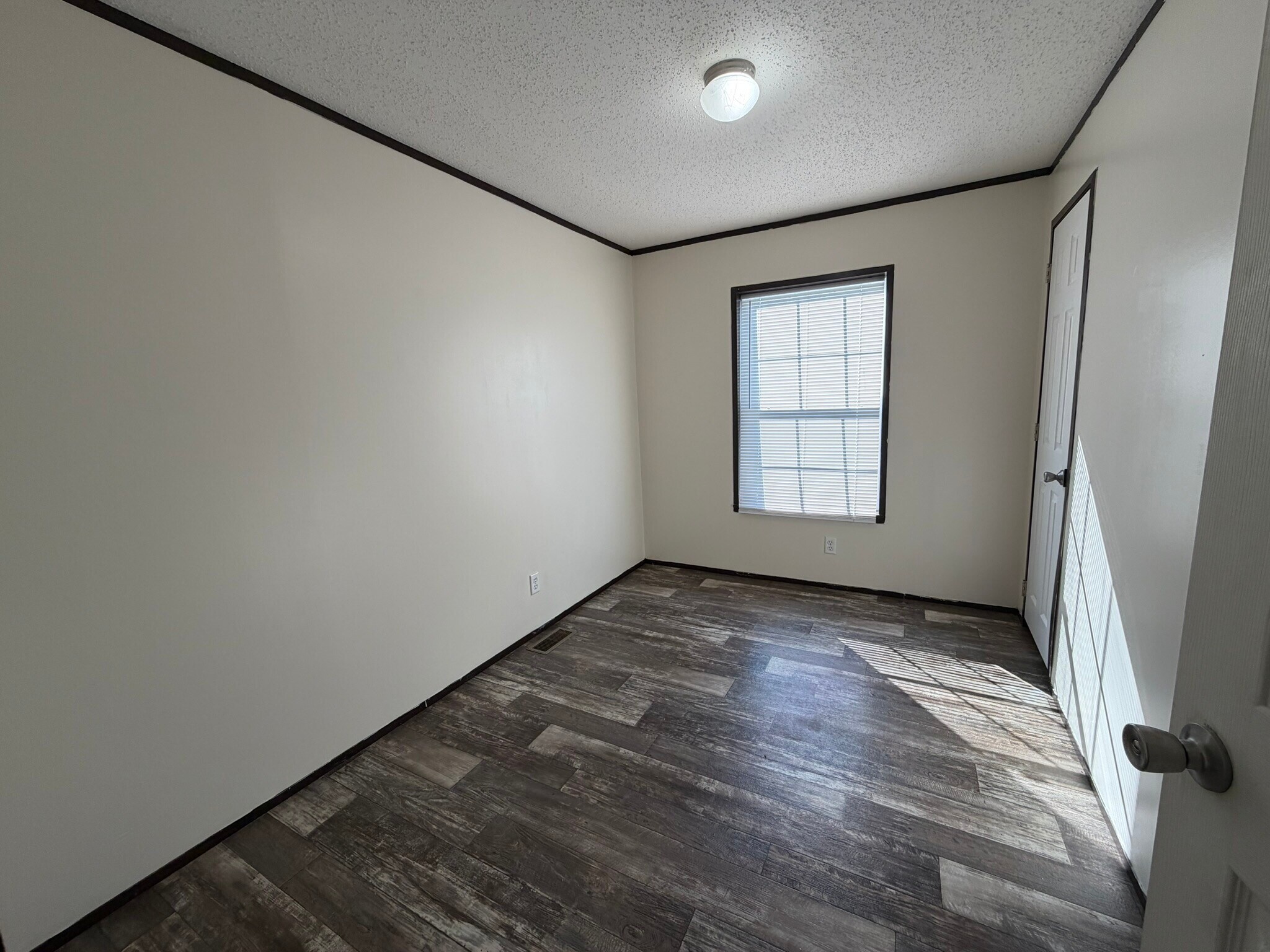 Building Photo - 2331 Wellington Green Dr