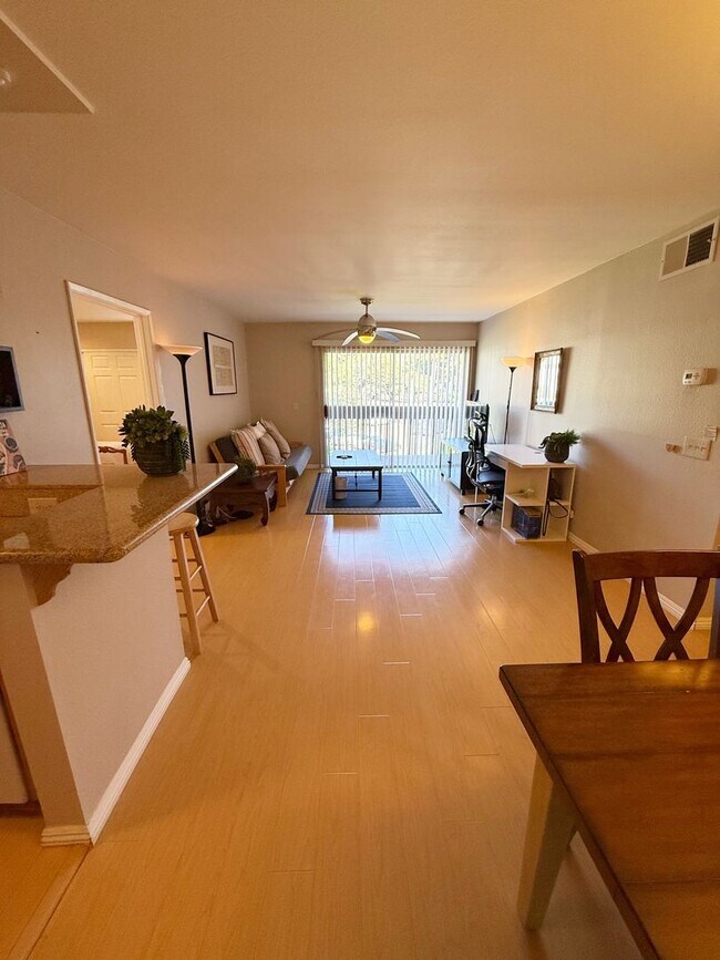 Building Photo - Beautiful 2 Bed/2 Bath Condo for Rent in Mission Verde!