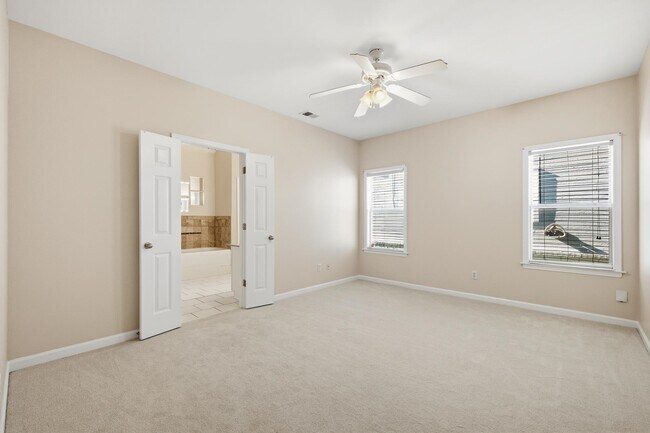 Building Photo - 1277 Island Pl E