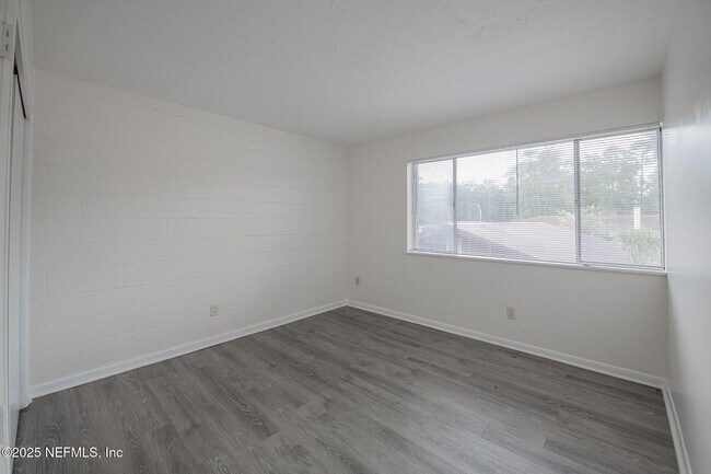 Building Photo - 1217 Park Ave