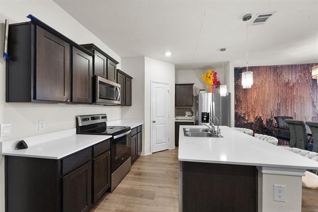 Building Photo - 205 FieldTrail Ln