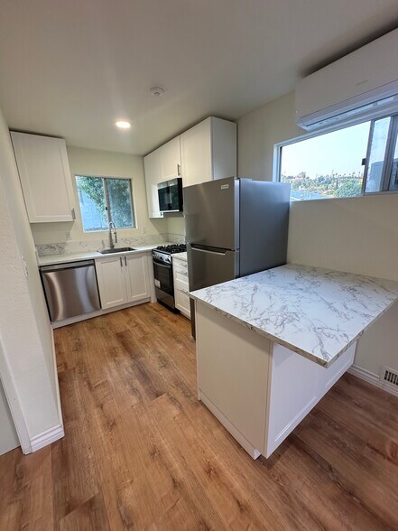 Building Photo - 1342 Mimosa Ct