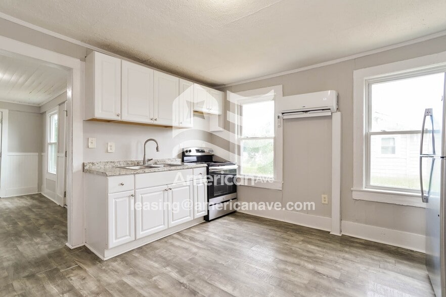 Building Photo - 407 S Emerson St