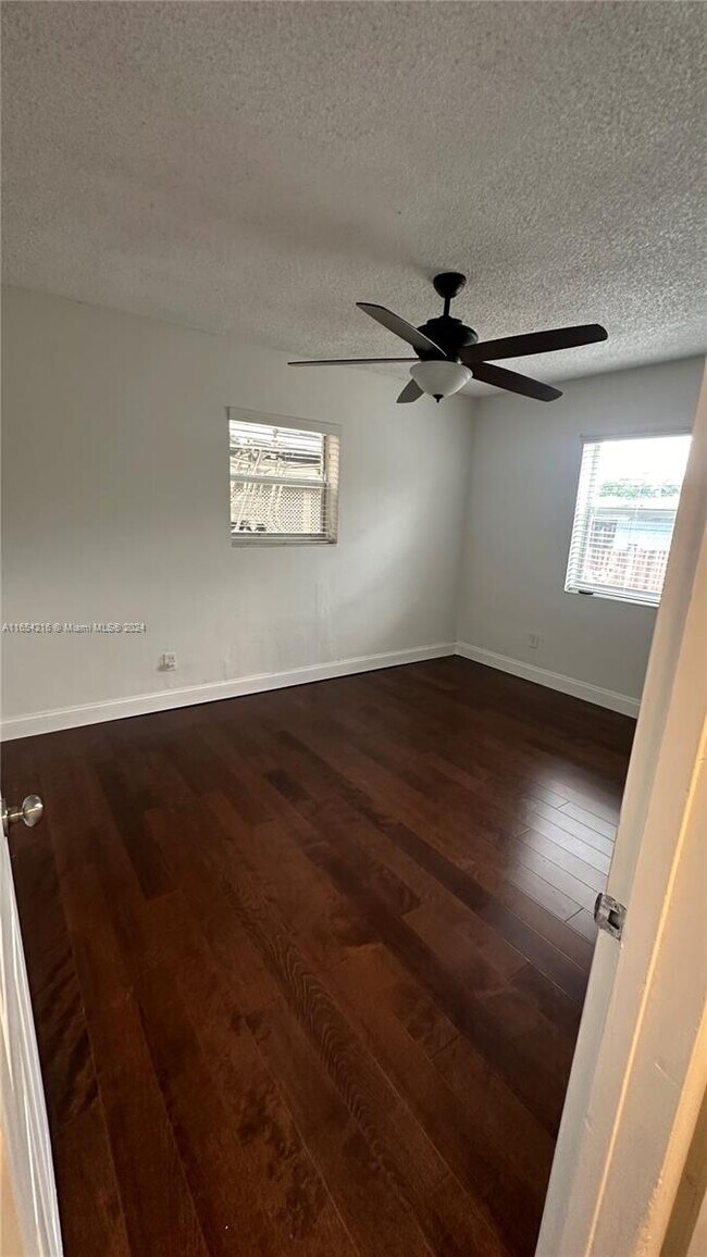 Building Photo - 8370 SW 27th Ln