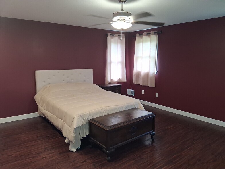 Master Suite - 2710 English Rd