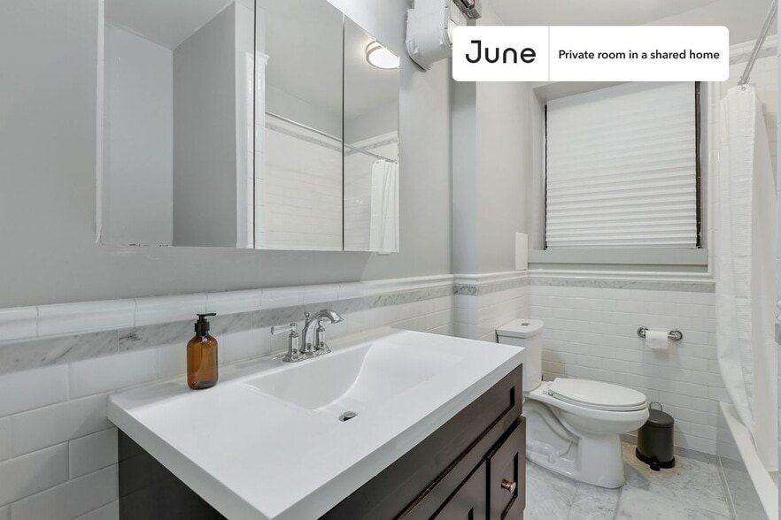 Building Photo - Room in Shared 4 bed/2 bath home in West Harlem
