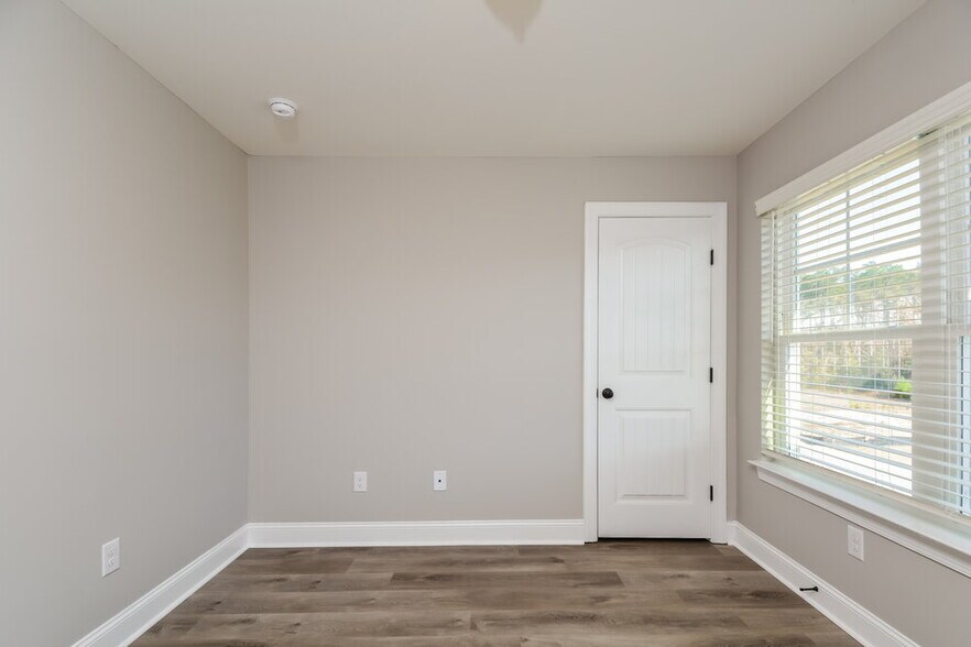 Building Photo - 169 Combine Trl