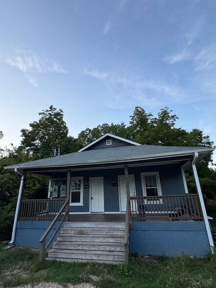 Primary Photo - 1406 W Club Blvd