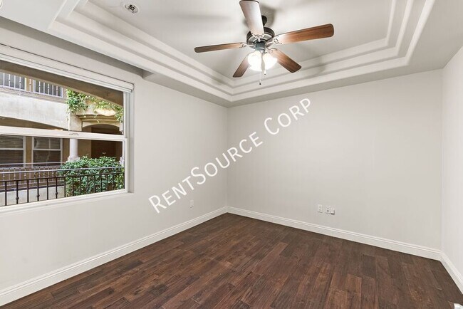 Building Photo - 12044 Hoffman St