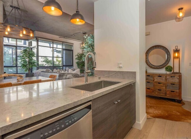 Building Photo - 1050 Island Ave