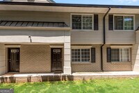 Building Photo - 6940 Roswell Rd