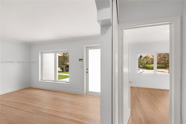 Building Photo - 3018 Coconut Grove Dr