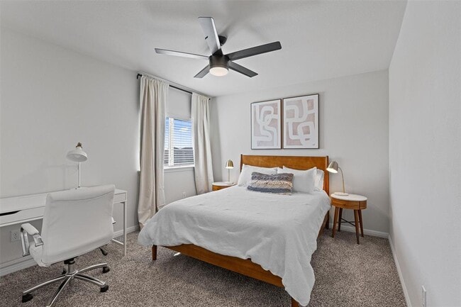 Building Photo - 137 Red Sun Dr