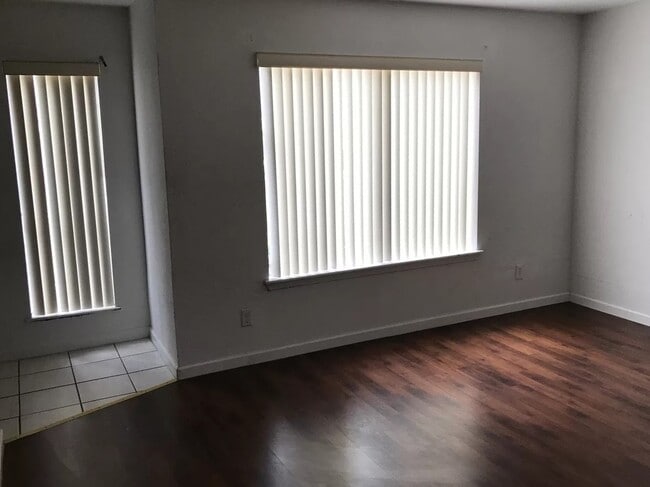 Building Photo - 3902 Coronation Ct