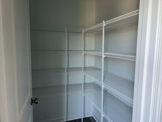 Building Photo - 1456 Jay Rd