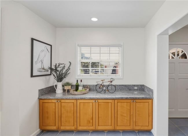 Building Photo - Modern Comfort Meets Coastal Living